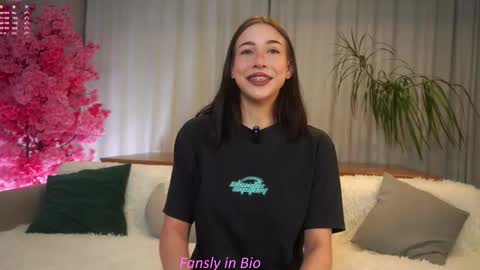 Snapshot of signehinz chatting on October 2025 11:20:02 AM Eva online show from October 2025 11:20:02 AM