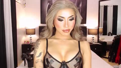 Jenny Hakenson online show from September 2025 05:13:02 PM