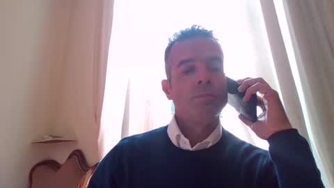 Snapshot of simmeturbate chatting on October 2025 10:34:02 AM Italiandaddyitalydickassbottomassholecomshowmasturbatenudeboyitalyatleticcutemuscolarhardcockdickboy online show from October 2025 10:34:02 AM