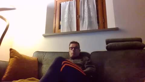 Snapshot of simmeturbate chatting on October 2025 09:52:01 PM Italiandaddyitalydickassbottomassholecomshowmasturbatenudeboyitalyatleticcutemuscolarhardcockdickboy online show from October 2025 09:52:01 PM