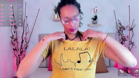 Snapshot of simona_brooke chatting on September 2025 07:58:02 PM simona_brooke online show from September 2025 07:58:02 PM