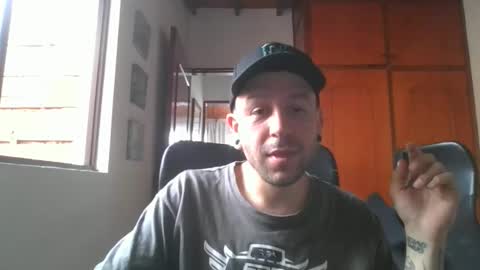simonm777 online show from October 2025 01:25:02 PM