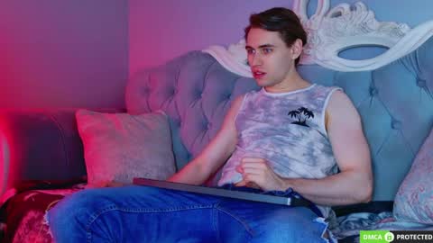 Snapshot of simonwarner chatting on June 2026 03:41:01 AM Simon online show from June 2026 03:41:01 AM