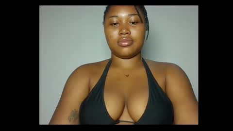 Snapshot of sinfultemptx chatting on February 2026 10:10:02 PM Zanele online show from February 2026 10:10:02 PM