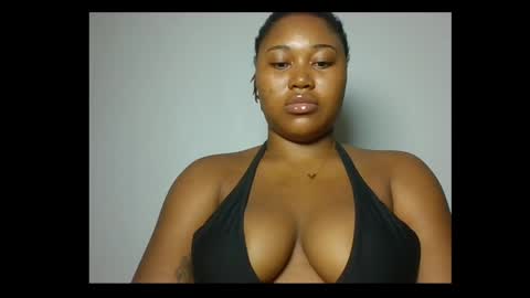 Snapshot of sinfultemptx chatting on February 2026 11:28:02 PM Zanele online show from February 2026 11:28:02 PM