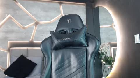 Snapshot of sinlickerr chatting on February 2026 07:35:01 PM SinLickerr online show from February 2026 07:35:01 PM