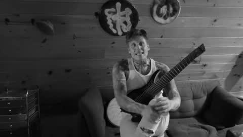 Snapshot of siphonophorstrings chatting on October 2025 07:27:02 AM Dustbunnyfoofoo online show from October 2025 07:27:02 AM