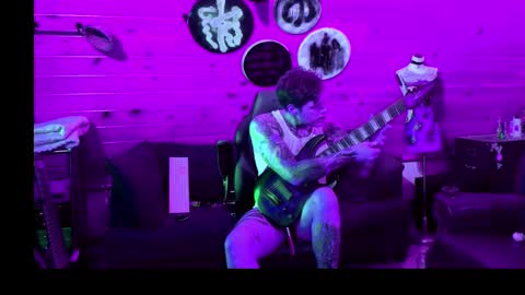 Snapshot of siphonophorstrings chatting on November 2025 01:39:01 AM Dustbunnyfoofoo online show from November 2025 01:39:01 AM