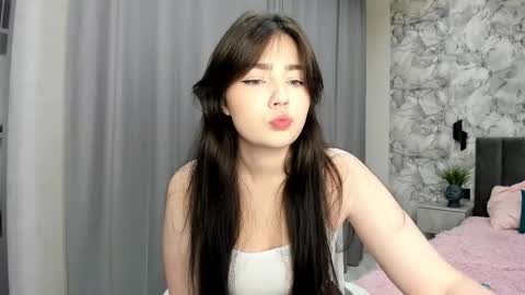 Molly online show from November 2025 10:06:01 AM