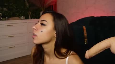 Dee online show from November 2025 10:01:02 PM