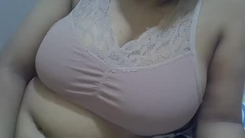 Snapshot of sisibrown97 chatting on November 2025 10:30:02 PM brown online show from November 2025 10:30:02 PM