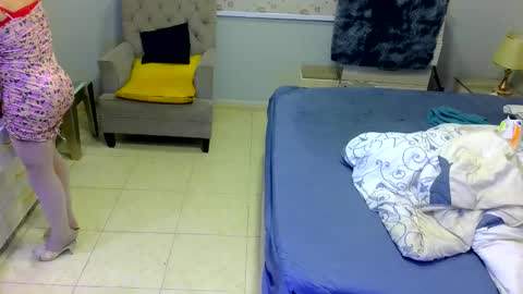 Snapshot of sissy_medlest chatting on May 2026 06:19:02 AM D i f a Ana Arbeh shemale online show from May 2026 06:19:02 AM