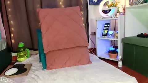 Skarlleth online show from November 2025 03:56:02 PM