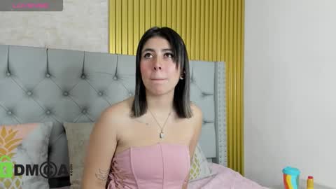 Snapshot of skarlet04 chatting on September 2025 03:14:01 PM Skarlet online show from September 2025 03:14:01 PM