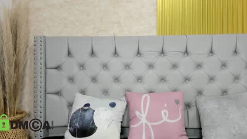 Snapshot of skarlet04 chatting on October 2025 05:52:02 PM Skarlet online show from October 2025 05:52:02 PM