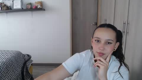 Snapshot of skarlet_adams chatting on December 2024 07:15:02 PM Alice online show from December 2024 07:15:02 PM