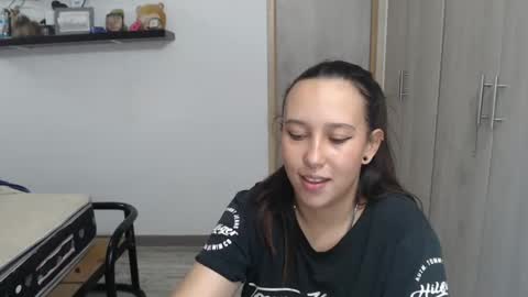 Snapshot of skarlet_adams chatting on December 2024 12:00:02 AM Alice online show from December 2024 12:00:02 AM