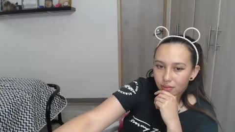 Snapshot of skarlet_adams chatting on December 2024 03:03:02 AM Alice online show from December 2024 03:03:02 AM