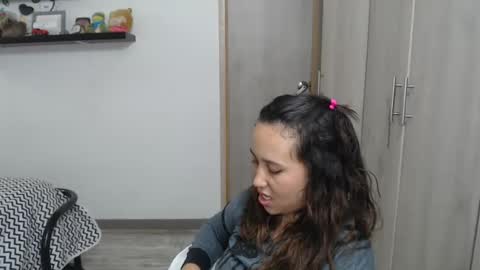 Snapshot of skarlet_adams chatting on January 2025 10:57:01 PM Alice online show from January 2025 10:57:01 PM