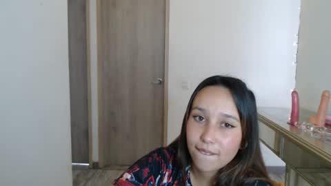 Snapshot of skarlet_adams chatting on January 2025 08:59:01 PM Alice online show from January 2025 08:59:01 PM