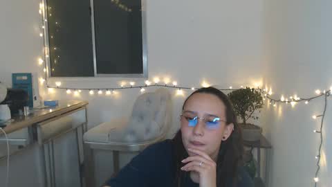 Snapshot of skarlet_adams chatting on January 2025 12:50:02 AM Alice online show from January 2025 12:50:02 AM