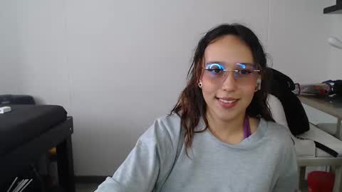 Snapshot of skarlet_adams chatting on February 2025 08:35:02 PM Alice online show from February 2025 08:35:02 PM
