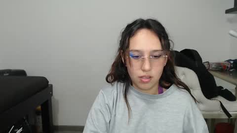 Snapshot of skarlet_adams chatting on February 2025 02:00:01 AM Alice online show from February 2025 02:00:01 AM