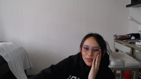 Snapshot of skarlet_adams chatting on February 2025 08:10:01 PM Alice online show from February 2025 08:10:01 PM