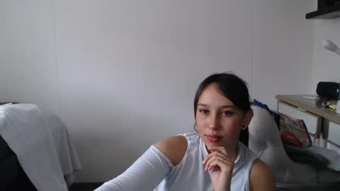 Snapshot of skarlet_adams chatting on February 2025 07:35:01 PM Alice online show from February 2025 07:35:01 PM