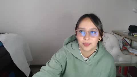 Snapshot of skarlet_adams chatting on February 2025 11:41:01 PM Alice online show from February 2025 11:41:01 PM