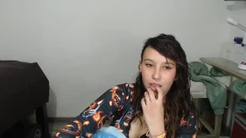 Snapshot of skarlet_adams chatting on February 2025 02:28:02 AM Alice online show from February 2025 02:28:02 AM