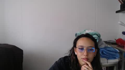 Snapshot of skarlet_adams chatting on February 2025 07:09:01 PM Alice online show from February 2025 07:09:01 PM