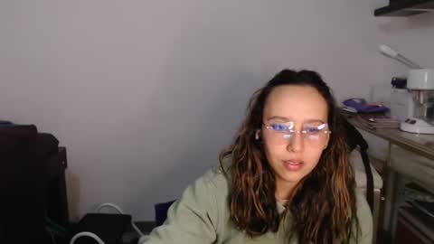 Snapshot of skarlet_adams chatting on March 2025 02:57:02 AM Alice online show from March 2025 02:57:02 AM