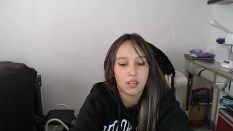 Snapshot of skarlet_adams chatting on March 2025 05:54:02 PM Alice online show from March 2025 05:54:02 PM