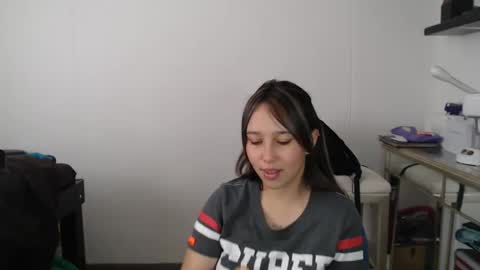 Snapshot of skarlet_adams chatting on March 2025 05:22:01 PM Alice online show from March 2025 05:22:01 PM