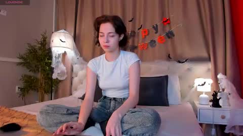 Emily online show from October 2025 01:11:01 AM