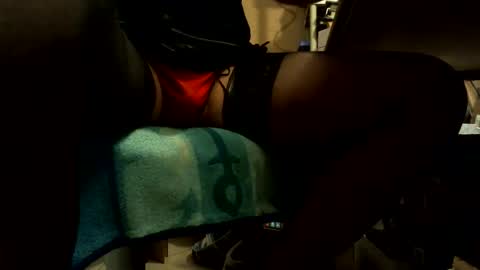 Snapshot of skersnylon chatting on December 2025 07:41:01 PM skersnylon online show from December 2025 07:41:01 PM