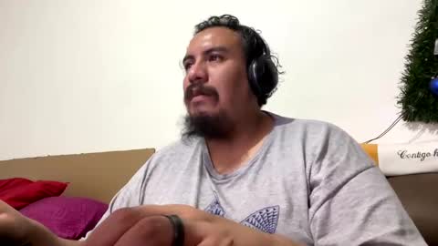 Snapshot of skinhell chatting on January 2025 02:58:02 AM Elias online show from January 2025 02:58:02 AM