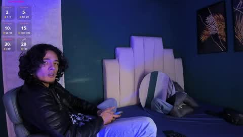 Snapshot of skinny_mac_ chatting on May 2026 07:43:01 PM Mac online show from May 2026 07:43:01 PM