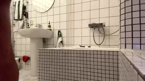 skinnyduderino online show from November 2025 11:35:01 AM