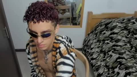 skinnypipe15 online show from October 2025 11:43:01 AM