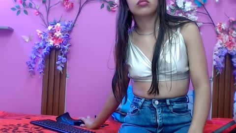 sofia online show from September 2025 01:57:02 PM