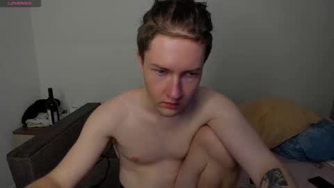 Snapshot of skip_london chatting on November 2025 09:50:01 PM Andrew online show from November 2025 09:50:01 PM