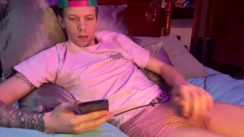 Snapshot of skittles933 chatting on February 2025 12:13:01 PM Skittles online show from February 2025 12:13:01 PM