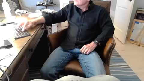 Snapshot of skr235 chatting on February 2025 10:48:02 PM skr235 online show from February 2025 10:48:02 PM