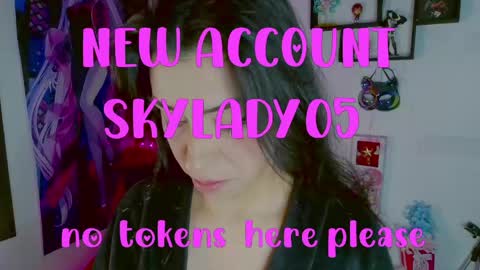 Snapshot of sky_girl1 chatting on April 2026 01:58:02 AM Mile online show from April 2026 01:58:02 AM