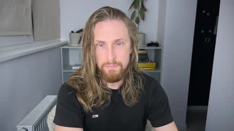 sky_guy25 online show from October 2025 09:37:01 PM