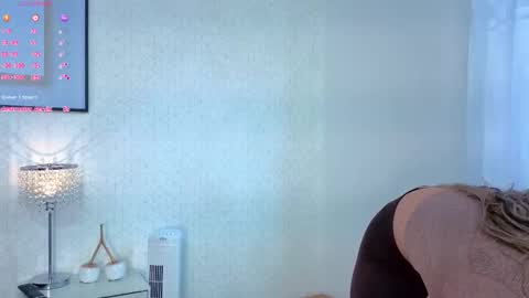 Snapshot of sky_johnson_ chatting on November 2025 07:06:01 PM sky_johnson_ online show from November 2025 07:06:01 PM