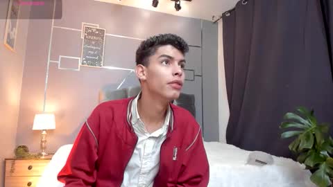 Snapshot of sky_jules chatting on November 2025 03:17:01 AM Daniel online show from November 2025 03:17:01 AM