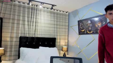 Snapshot of sky_jules chatting on November 2025 02:50:01 AM Daniel online show from November 2025 02:50:01 AM